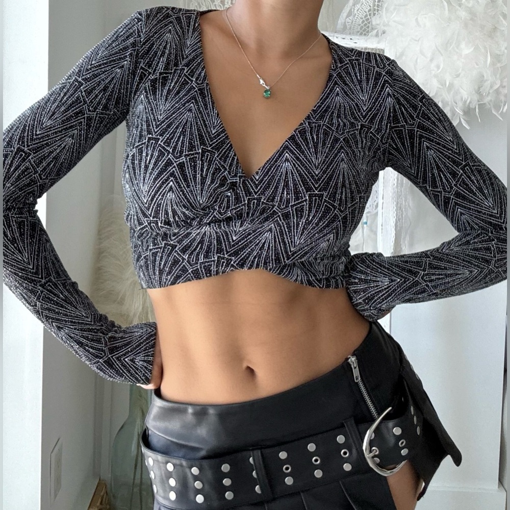 Black and White Patterned Women's Crop Top